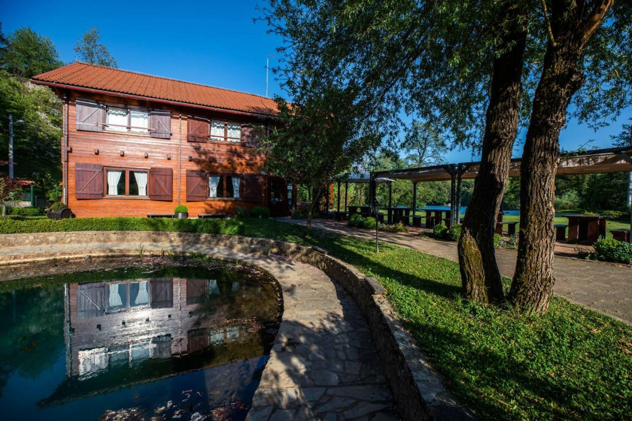 Apartment Mreznicka Kuca Duga Resa Kültér fotó
